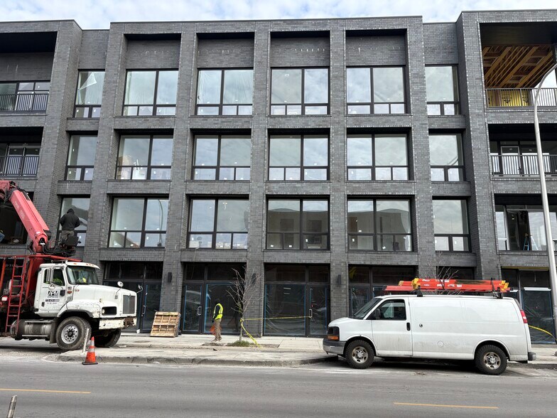 2244 W Grand Ave, Chicago, IL for sale - Primary Photo - Image 1 of 1