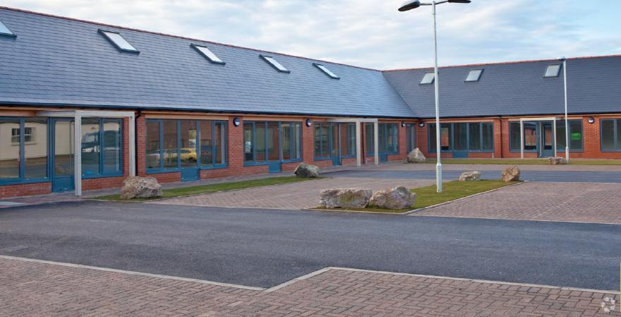 Vinnetrow Rd, Chichester for sale Primary Photo- Image 1 of 9