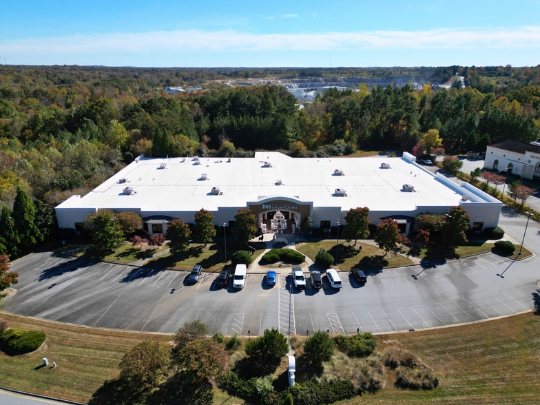 4250 Furniture Dr, Jamestown, NC à vendre - Photo principale - Image 1 de 9