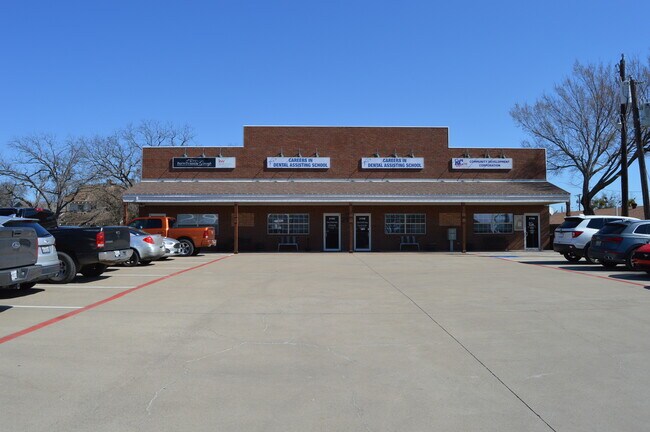Plus de détails pour 216 N Arch St, Royse City, TX - Bureau à louer