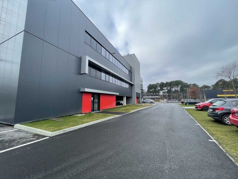 Bureau dans Mérignac à louer - Photo du bâtiment - Image 2 de 11