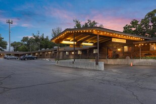 Red Stone Inn - Motel