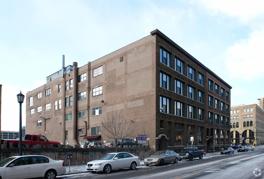 219 N 2nd St, Minneapolis, MN à louer - Photo du bâtiment - Image 2 de 9