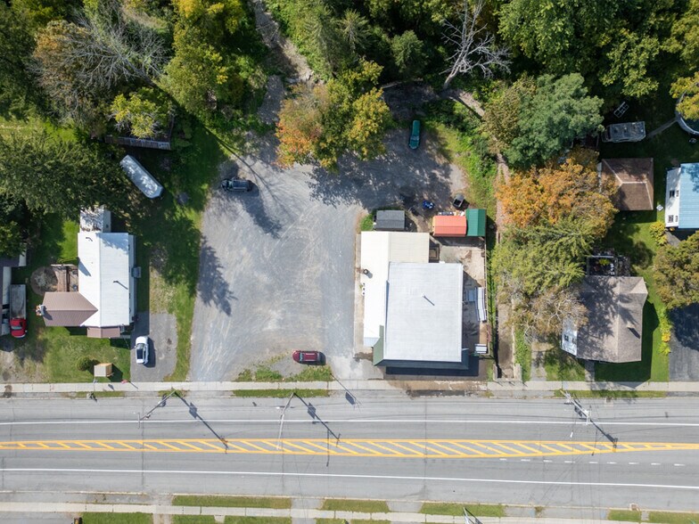 9646 US-20, Bridgewater, NY à vendre - Photo du bâtiment - Image 2 de 26