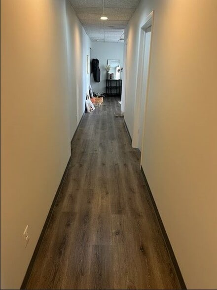 1-27 S Ocean Ave, Patchogue, NY à louer - Photo intérieure - Image 2 de 19