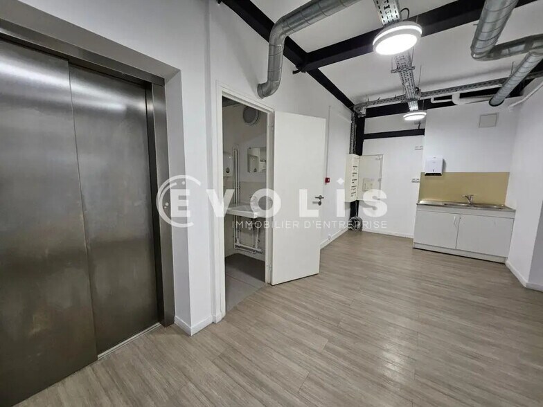 Office in Montrouge for lease - Interior Photo - Image 3 of 15