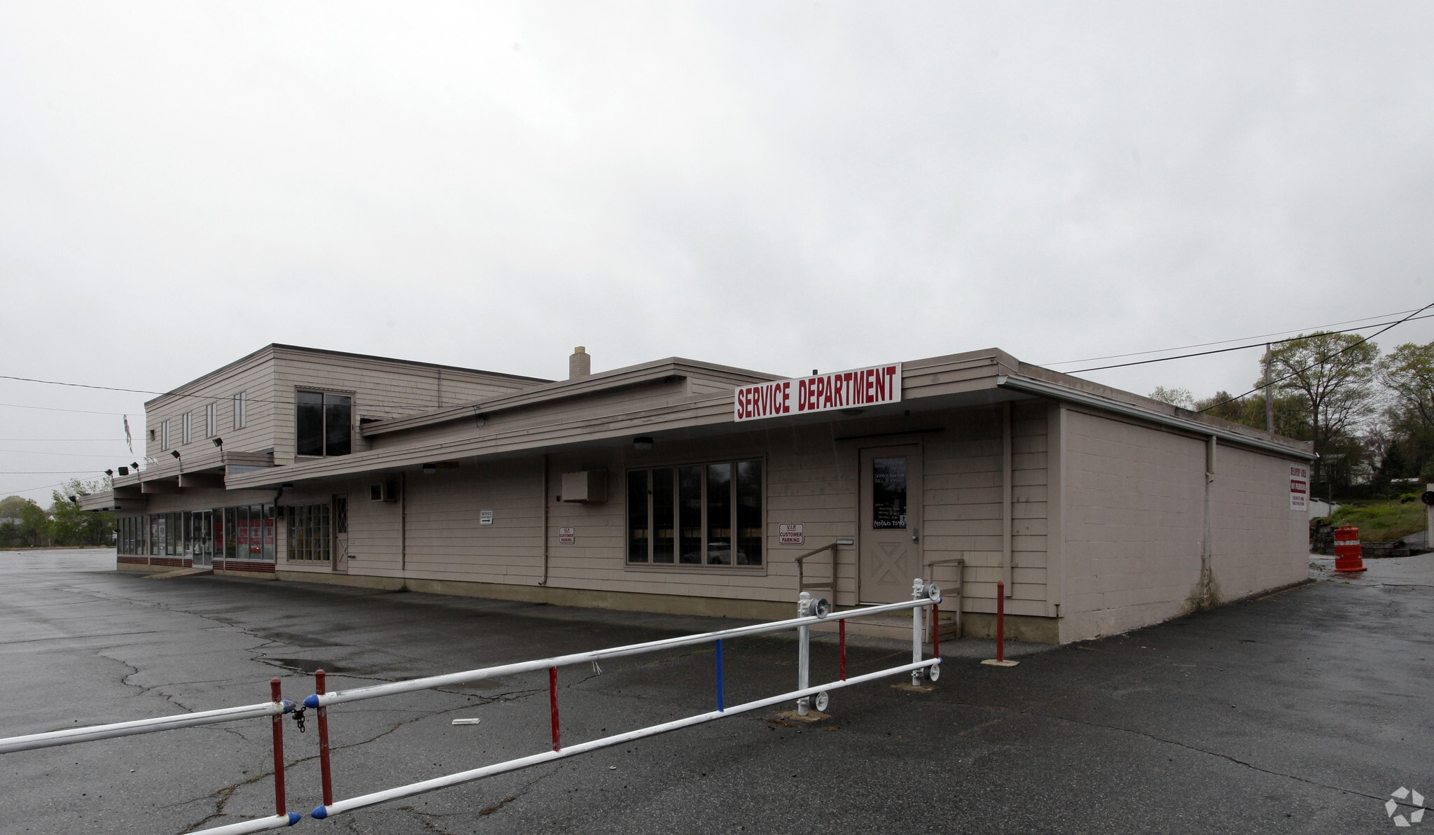 225 Cowesett Ave, West Warwick, RI à louer Photo principale- Image 1 de 6