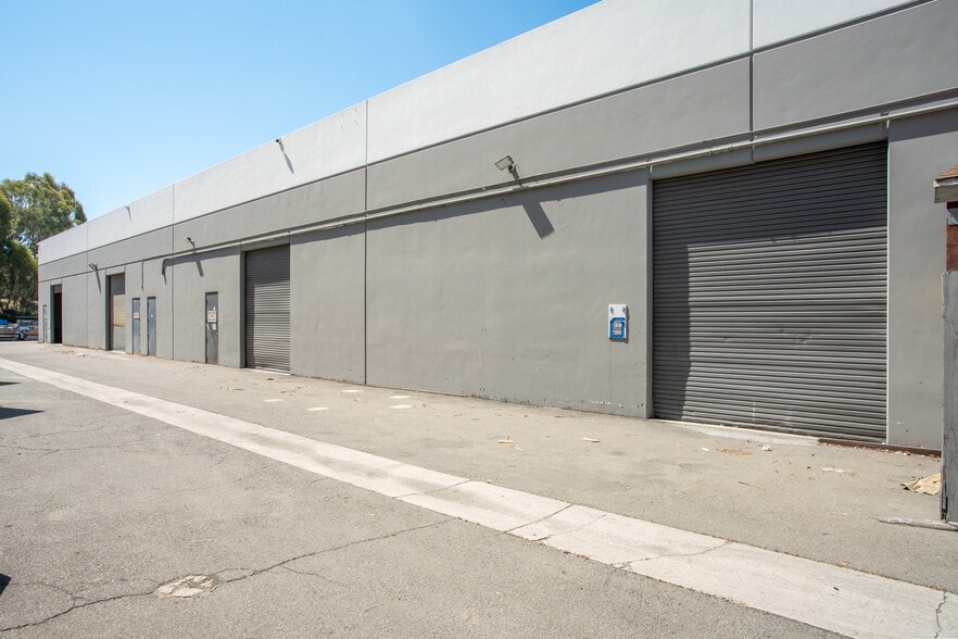 2620 Temple Heights Dr, Oceanside, CA for lease - Building Photo - Image 3 of 9