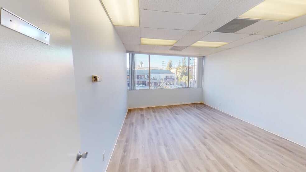 11704 Wilshire Blvd, Los Angeles, CA à louer - Numérisation 3D de Matterport - Image 2 de 2