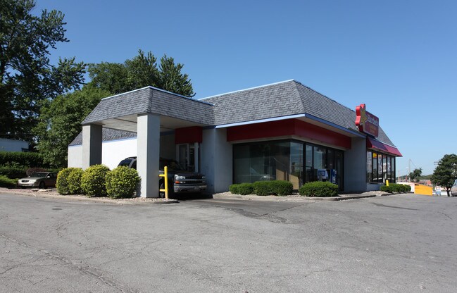 Plus de détails pour 6323 Independence Ave, Kansas City, MO - Commerce de détail à louer