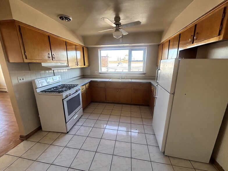 6229-31 W Belmont Ave, Chicago, IL for sale - Interior Photo - Image 2 of 11