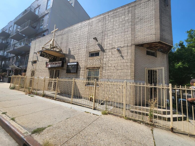 1374 Bedford Ave, Brooklyn, NY for sale - Primary Photo - Image 1 of 5