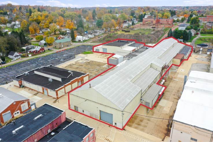 525 W Chestnut St, Mount Vernon, OH à vendre - Photo du bâtiment - Image 1 de 7