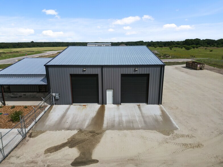 4025 King Air Dr, Wixon Valley, TX à vendre - Photo du bâtiment - Image 2 de 12