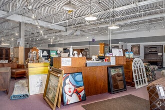 6289 N Oak Tfwy, Gladstone, MO for lease Interior Photo- Image 2 of 11