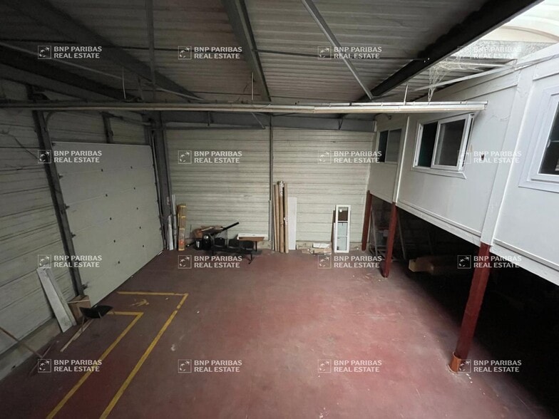 Flex in Noisiel for lease - Interior Photo - Image 3 of 3