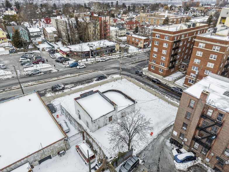 416 Riverdale Ave, Yonkers, NY for sale - Building Photo - Image 3 of 21