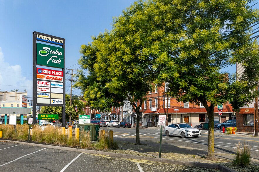 281 Ferry St, Newark, NJ à louer - Photo du bâtiment - Image 2 de 11