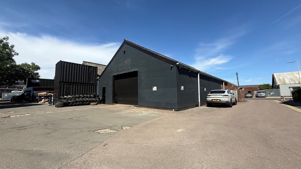 2-16 Woodfield Rd, Welwyn Garden City for sale - Building Photo - Image 3 of 11