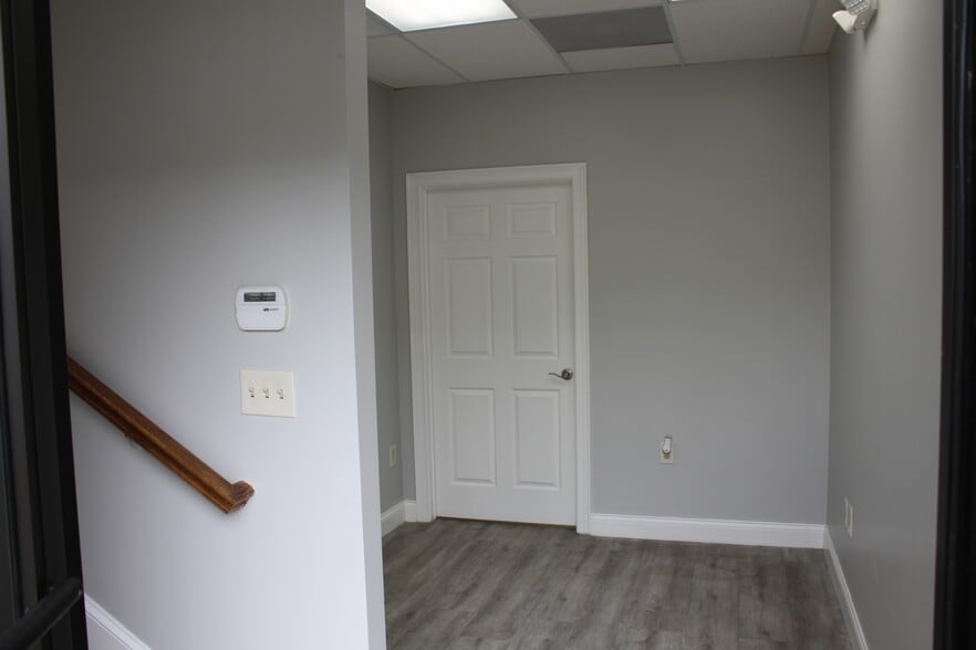 1805 W Colonial Dr, Orlando, FL for lease - Building Photo - Image 3 of 16