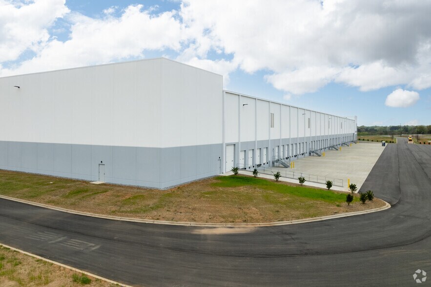 2000 Victor Hill rd, Duncan, SC à louer - Photo du bâtiment - Image 3 de 4