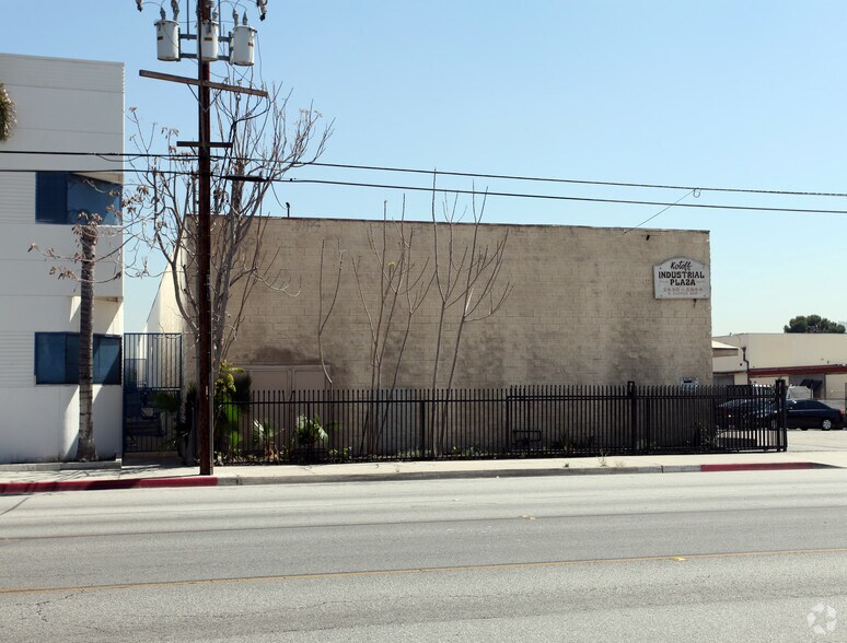 2630-2644 Durfee Ave, El Monte, CA à louer - Photo du bâtiment - Image 3 de 5