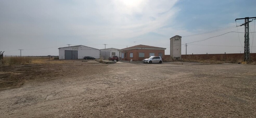 Industrial in Valdestillas for sale - Building Photo - Image 1 of 14