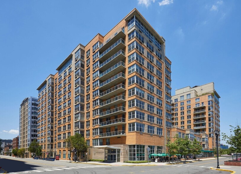 2 14th St, Hoboken, NJ for lease - Building Photo - Image 3 of 4