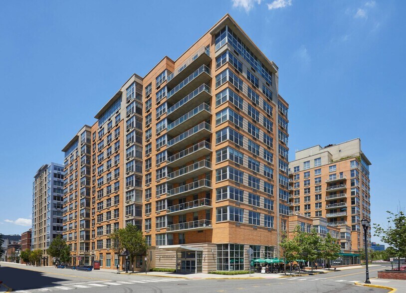 2 14th St, Hoboken, NJ à louer - Photo du bâtiment - Image 3 de 4