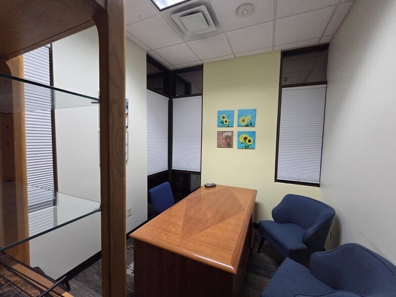 14811 W Bell Rd, Surprise, AZ for lease - Building Photo - Image 3 of 6