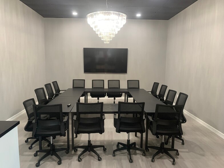 504 E Highway 90, Dayton, TX for sale - Building Photo - Image 2 of 6