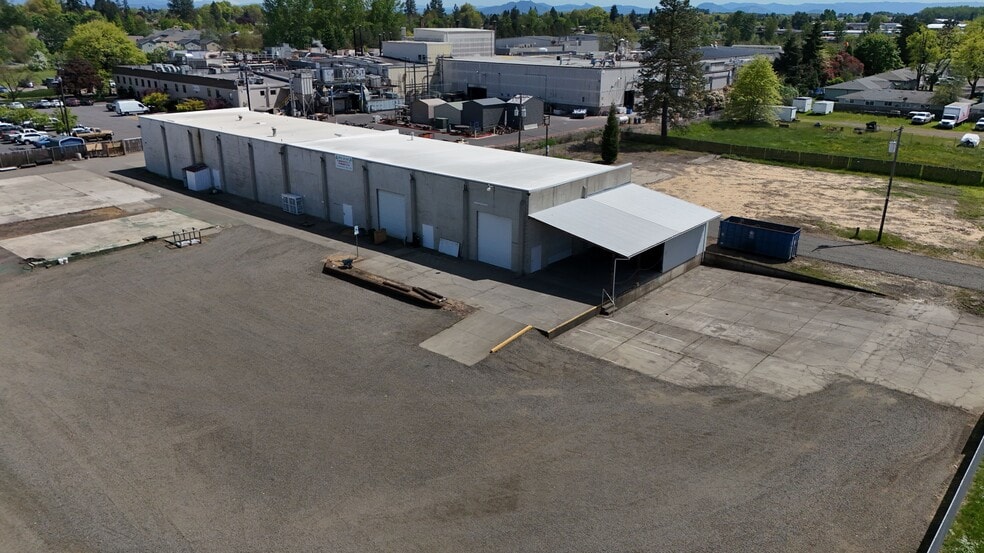 250 Queen Ave SW, Albany, OR for sale - Building Photo - Image 3 of 26