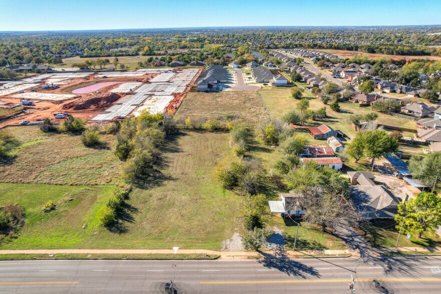 15 N Kelly Ave, Edmond, OK à vendre - Aérien - Image 2 de 6