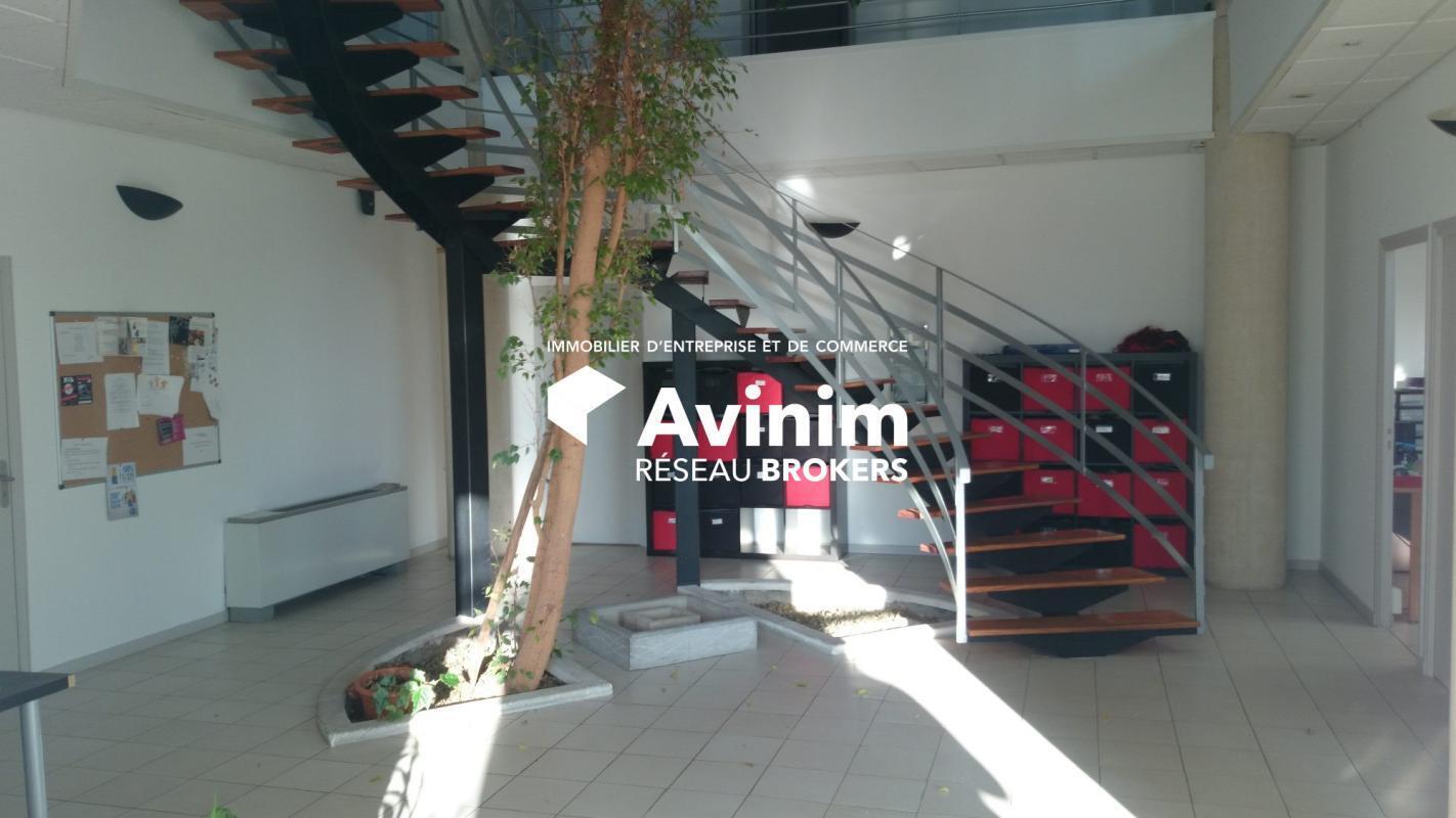 Office in Avignon for lease Lobby- Image 1 of 7