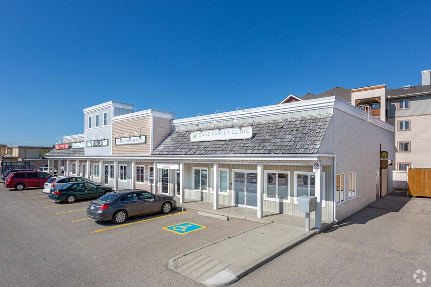 204 5th Ave W, Cochrane, AB à vendre - Photo principale - Image 1 de 2