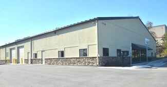 Plus de détails pour 2707 NE Brooktree Ln, Kansas City, MO - Flex à vendre