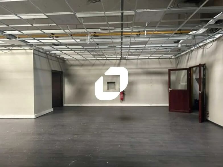 Office in SAINT-OUEN-L'AUMONE for lease - Interior Photo - Image 3 of 13