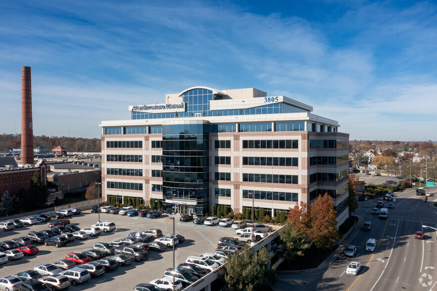 3805 Edwards Rd, Cincinnati, OH for sale - Building Photo - Image 1 of 1