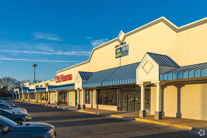 261-283 N Dupont Hwy, Dover, DE à louer - Photo du bâtiment - Image 2 de 20