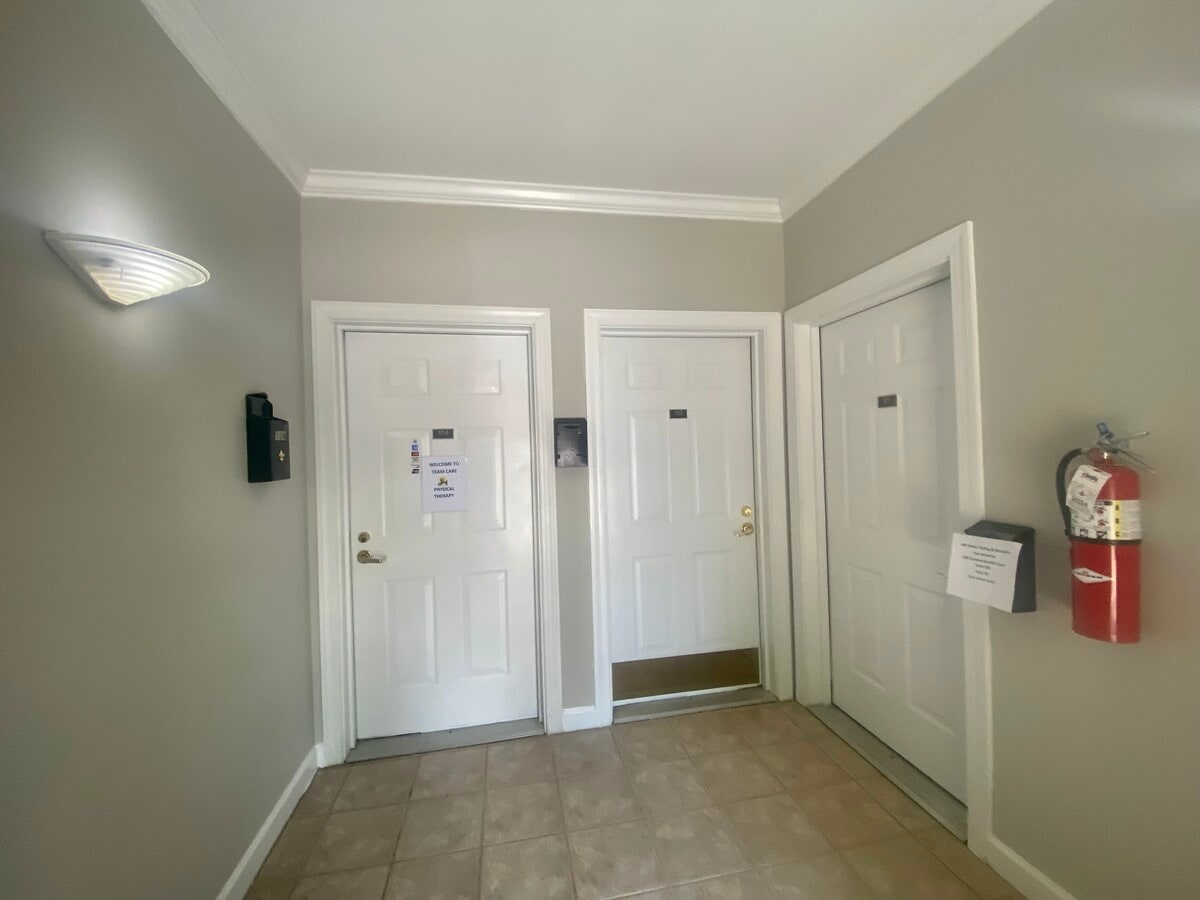 140 Iowa Ln, Cary, NC 27511 - Unit 100 - - Lobby - Image 1 of 8