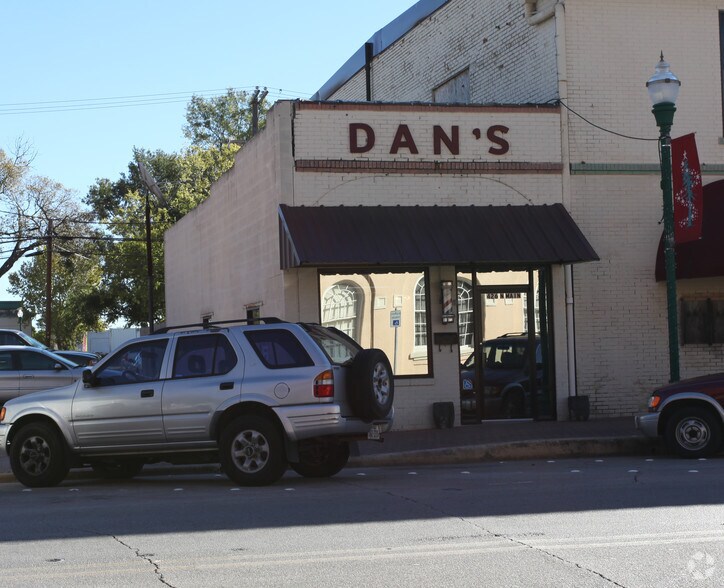 426 N Main St, Conroe, TX for sale - Primary Photo - Image 2 of 2