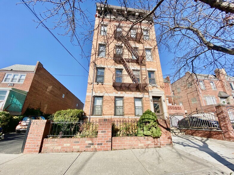 24 Avenue Ditmars Steinway, Astoria, NY à vendre - Photo du bâtiment - Image 3 de 25