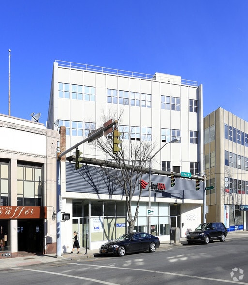 188 E Post Rd, White Plains, NY for lease - Building Photo - Image 3 of 7