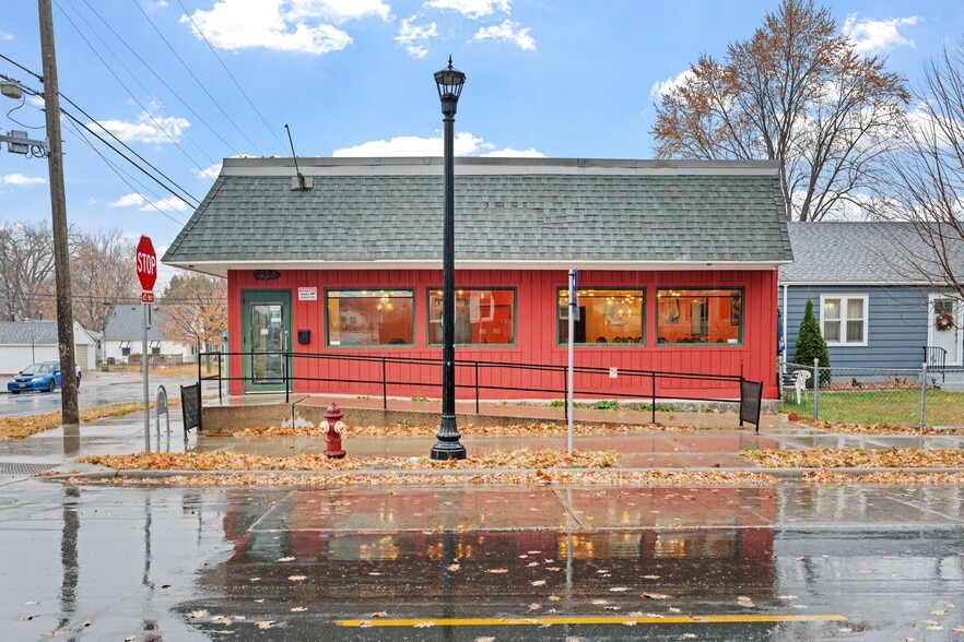 5554 34th Ave S, Minneapolis, MN à vendre - Photo du bâtiment - Image 2 de 26