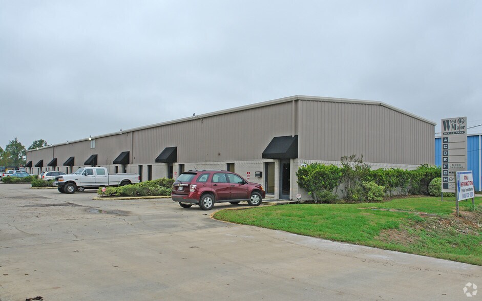 1520 S Major Dr, Beaumont, TX à louer - Photo du bâtiment - Image 3 de 3