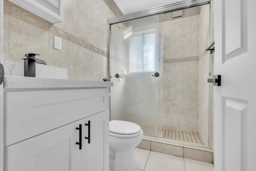 1006 Lochbrae Rd, Sacramento, CA for sale - Building Photo - Image 2 of 63