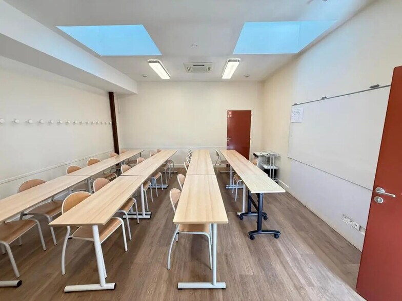 Bureau dans Nanterre à louer - Photo du bâtiment - Image 3 de 6