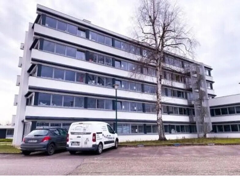 Office in Sotteville-lès-Rouen for lease - Building Photo - Image 1 of 2