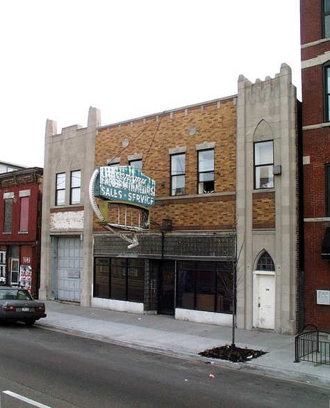 1637 N Ashland Ave, Chicago, IL for lease - Building Photo - Image 3 of 8