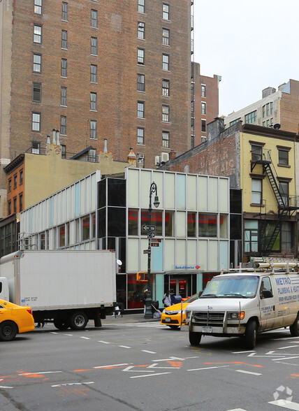 670-672 Avenue of the Americas, New York, NY for lease - Primary Photo - Image 1 of 6